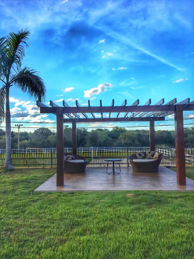 Pousada Haras Santa Rita Poconé Exterior foto