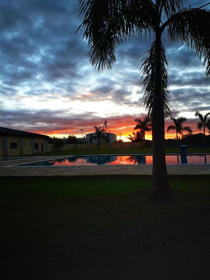 Pousada Haras Santa Rita Poconé Exterior foto